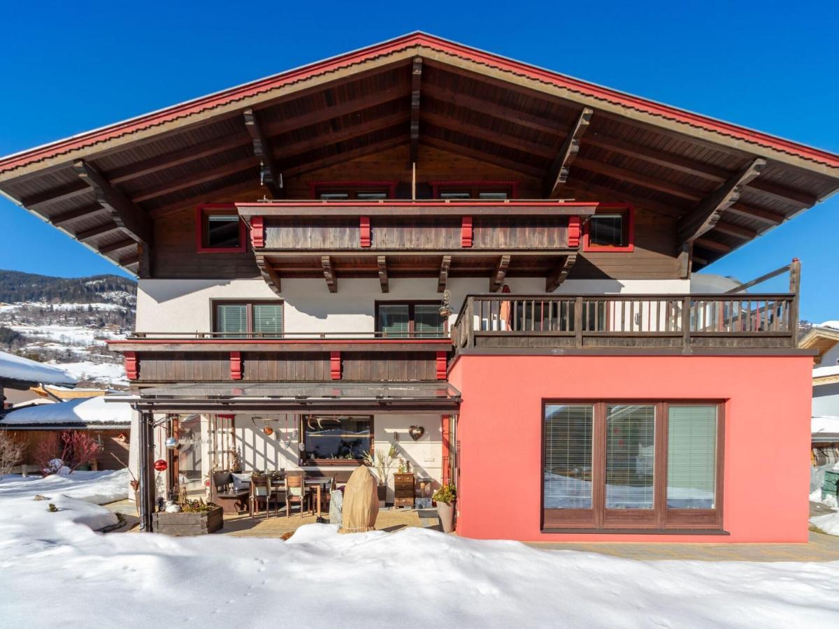 Apartment in Bramberg am Wildkogel with a garden Exterior foto